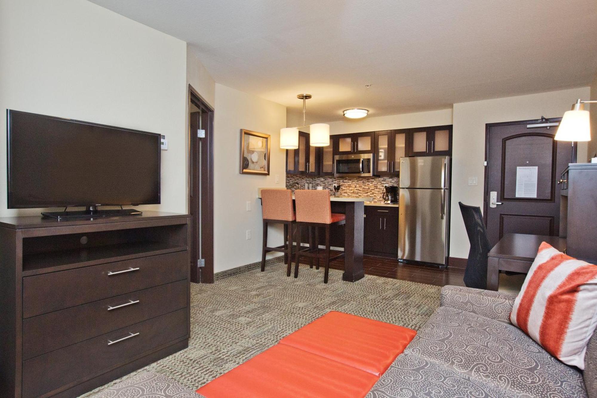 One-Bedroom King Suite